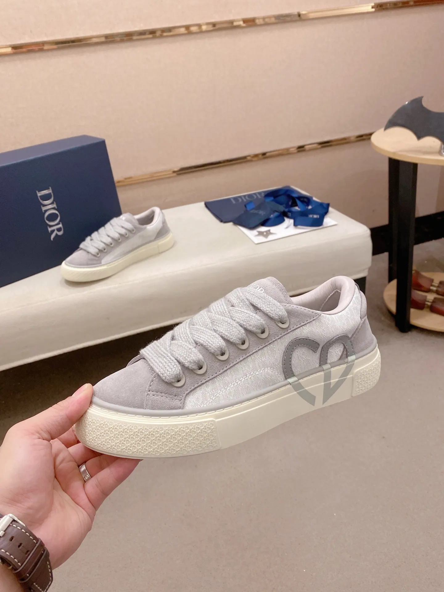 Factory price: 300 Men's shoes 💰[Dior·Dior] Top 🔍Couple style 💏🔍New casual sports style couple shoes, new four-season design, perfect workmanship, lace-up lazy style to create cabinet quality, upper: imported first-layer cowhide, sheepskin lining is soft and comfortable, ultra-light TPU wear-resistant outsole, simple, versatile fashion men's shoes, excellent color code number 35--44